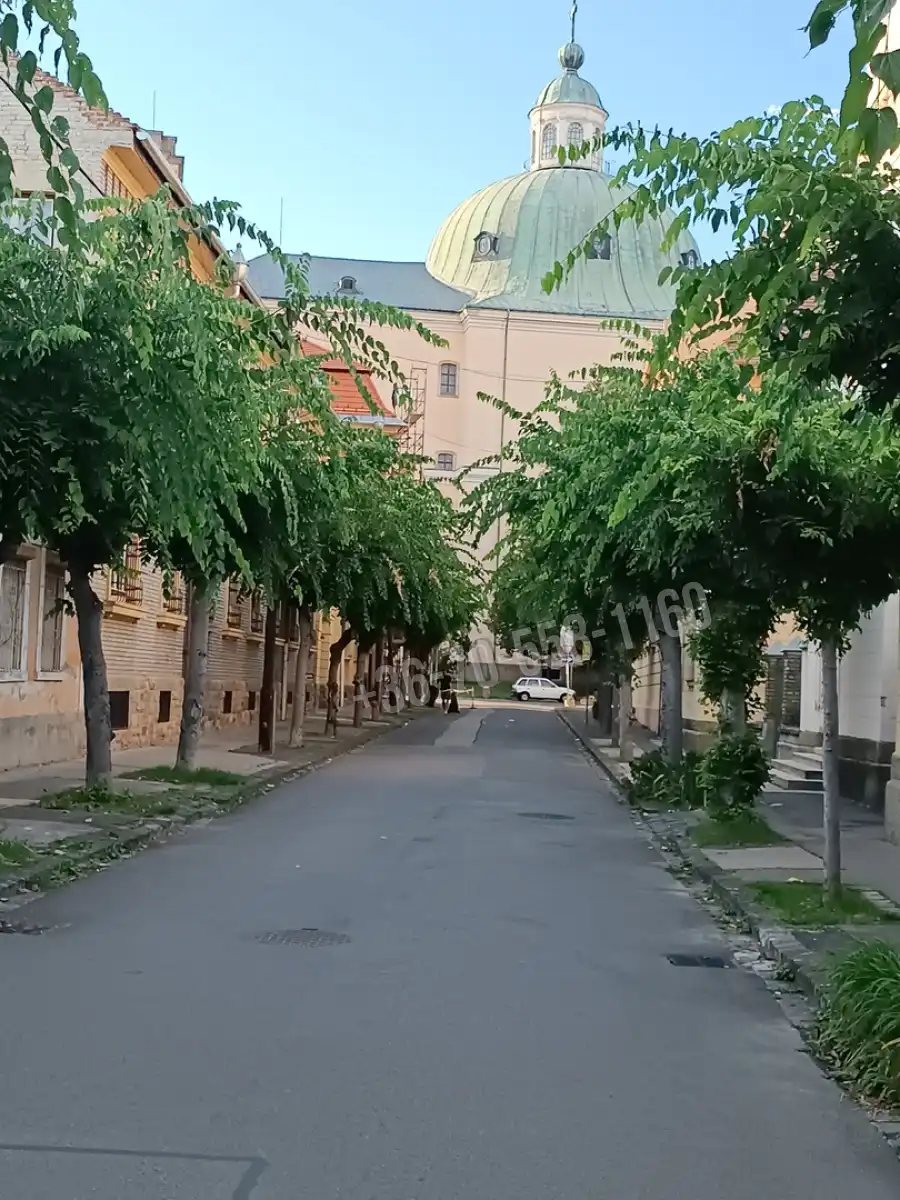 eladó családi ház, Vác