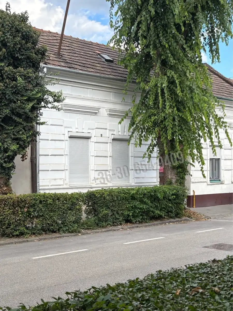 eladó családi ház, Vác