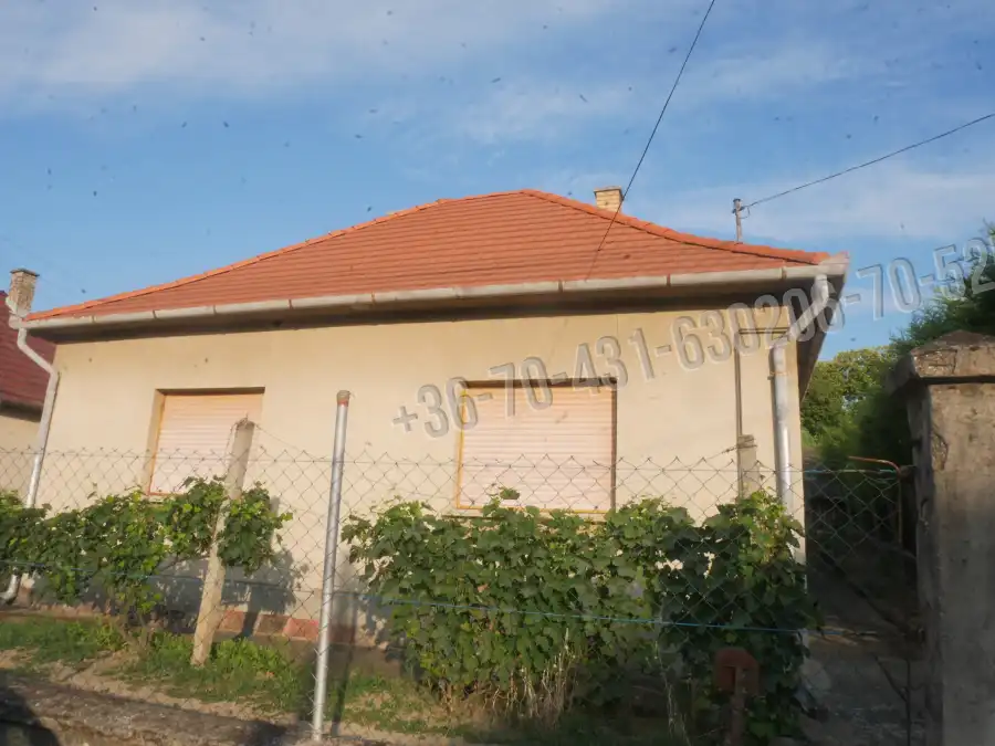 eladó családi ház, Vác