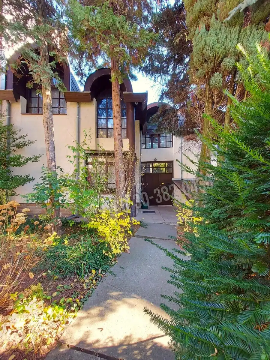 eladó családi ház, Vác