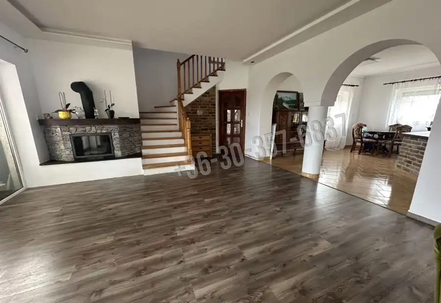 eladó családi ház, Zsombó