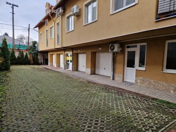 Eladó garázs, Eger 17 m² 7.5 M Ft