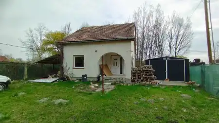 eladó gazdasági ingatlan, Dömsöd