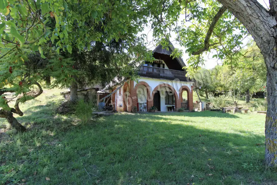 eladó gazdasági ingatlan, Tamási