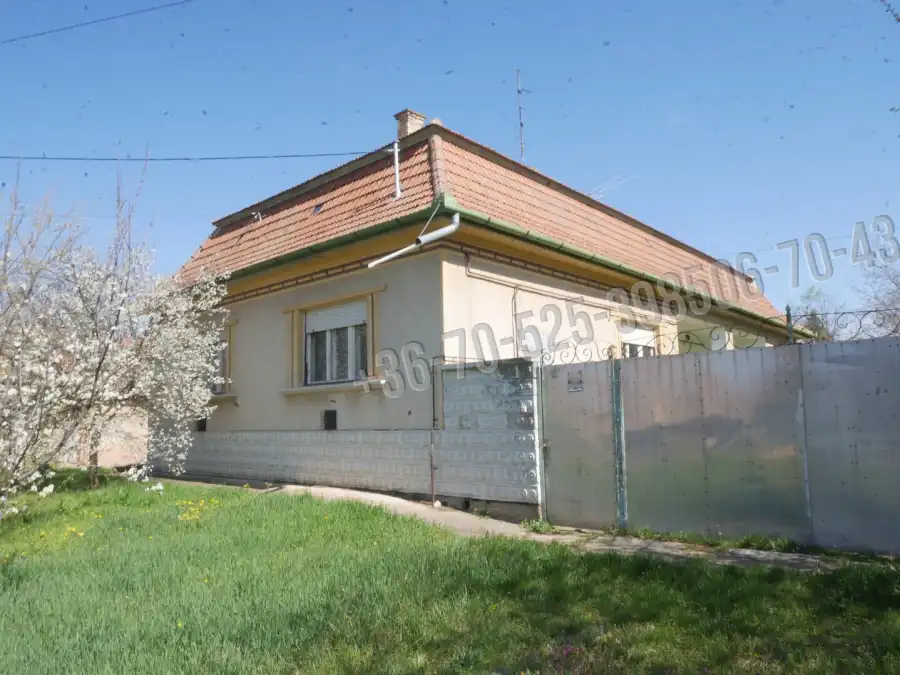 eladó házrész, Ceglédbercel
