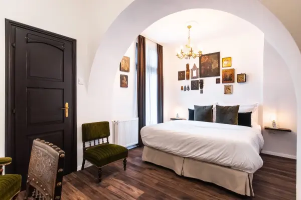 Eladó hotel, szálloda, Visegrád 20+3 szoba 820 m² 1422 M Ft