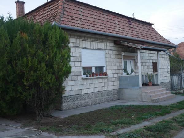 eladó ingatlan, Albertirsa