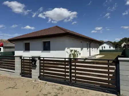 eladó ingatlan, Albertirsa