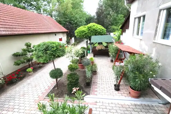 Eladó ingatlan, Albertirsa 7 szoba 240 m² 97 M Ft