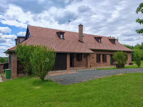 Eladó ingatlan, Apátistvánfalva 7 szoba 350 m² 300 M Ft