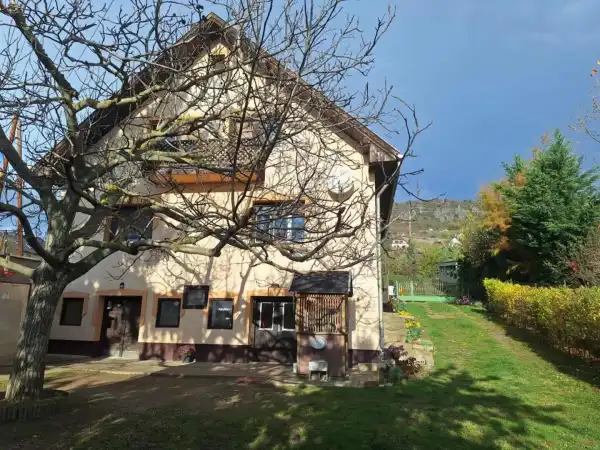 Eladó ingatlan, Badacsonytomaj 6 szoba 240 m² 169 M Ft