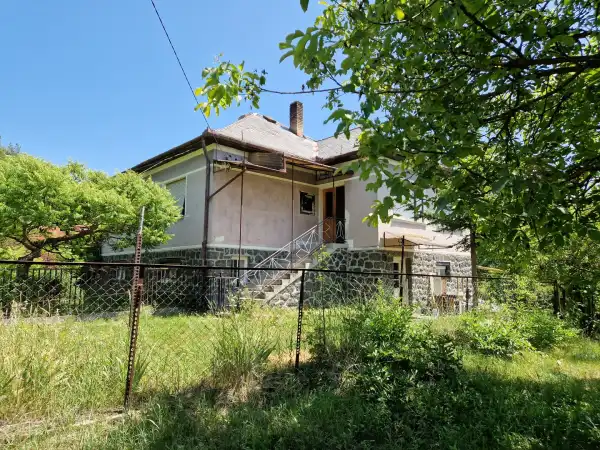 Eladó ingatlan, Balaton 3+1 szoba 100 m² 16.5 M Ft