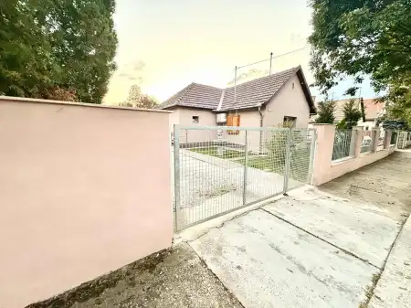 Eladó ingatlan, Balatonlelle 6+3 szoba 240 m² 179 M Ft