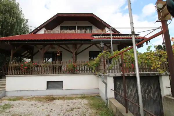 Eladó ingatlan, Balatonmáriafürdő 3 szoba 250 m² 110 M Ft