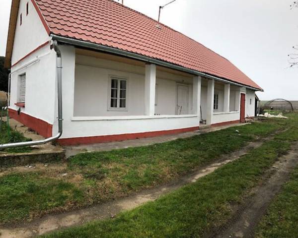 eladó ingatlan, Baracs