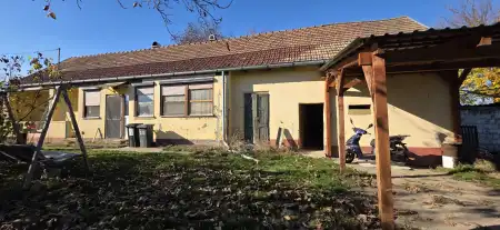 eladó ingatlan, Baracs