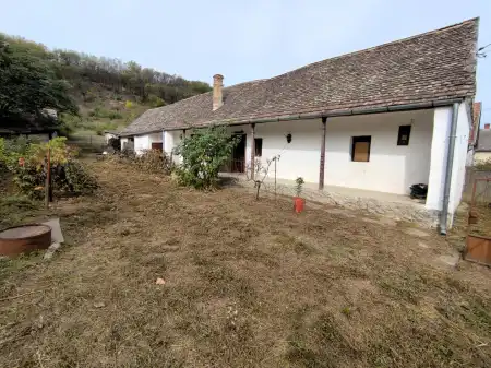 eladó ingatlan, Báta