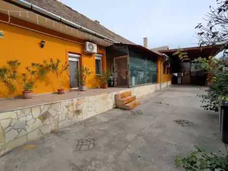 eladó ingatlan, Bátaszék
