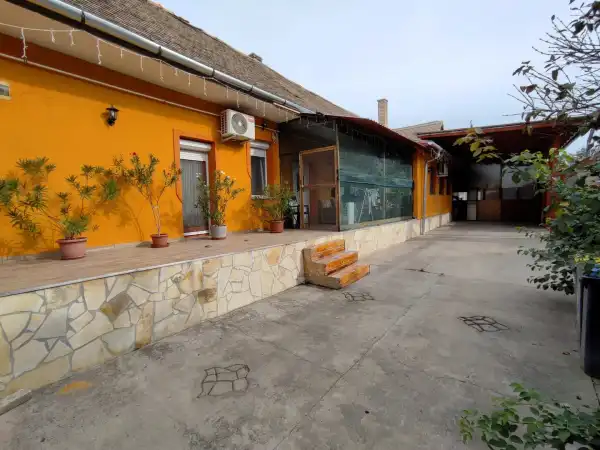 Eladó ingatlan, Bátaszék 5 szoba 162 m² 55 M Ft