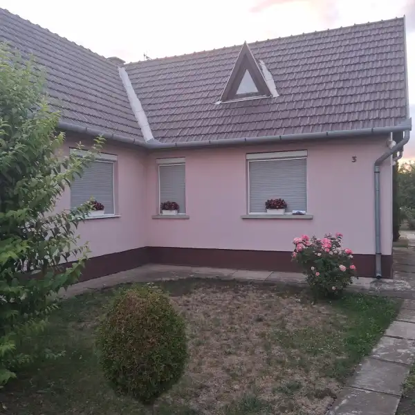 Eladó ingatlan, Békéscsaba 2+1 szoba 90 m² 36.9 M Ft