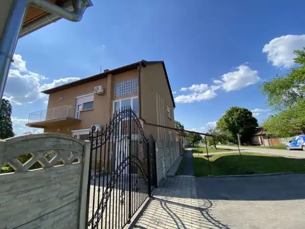 Eladó ingatlan, Békéscsaba 5 szoba 166 m² 109 M Ft