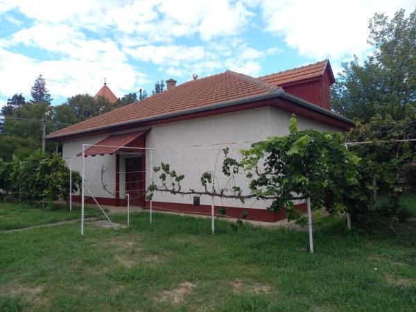 eladó ingatlan, Berekfürdő