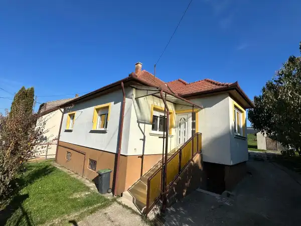 Eladó ingatlan, Berkenye 4+1 szoba 109 m² 88 M Ft