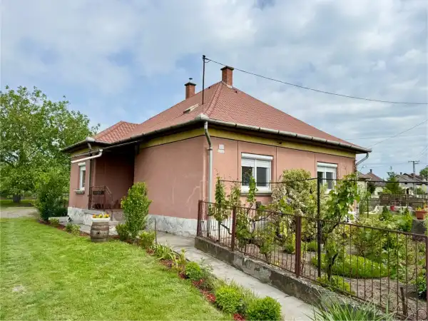 Eladó ingatlan, Besenyőtelek 2 szoba 70 m² 20.9 M Ft