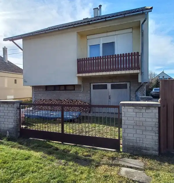 Eladó ingatlan, Bicske 3 szoba 103 m² 61 M Ft