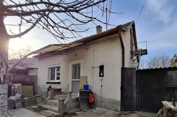 Eladó ingatlan, Bicske 1 szoba 30 m² 35 M Ft