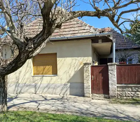 eladó ingatlan, Bicske