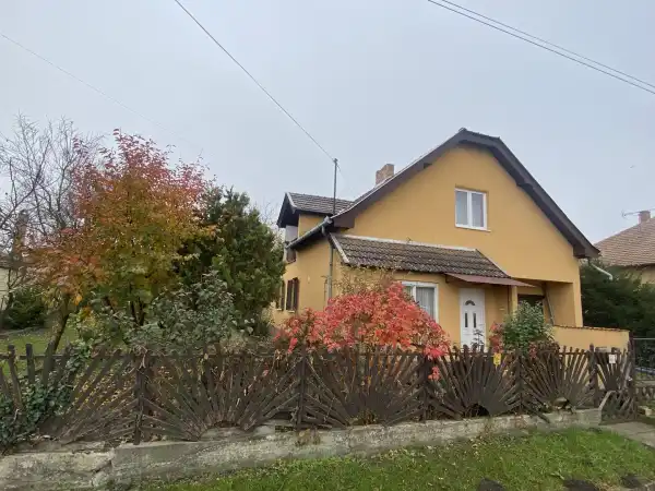 Eladó ingatlan, Biharnagybajom 4 szoba 180 m² 19.9 M Ft