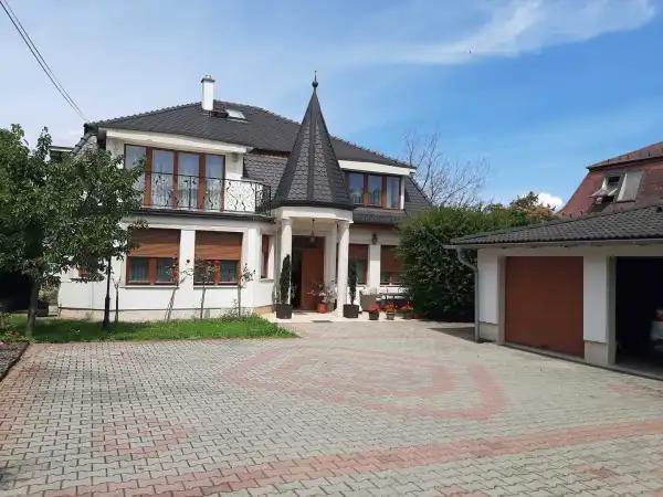 Eladó ingatlan, Budapest, III. kerület 6+1 szoba 386 m² 499.9 M Ft