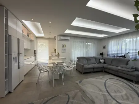 Eladó ingatlan, Budapest, XVI. kerület 5 szoba 180 m² 329.9 M Ft