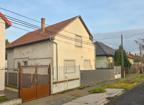 Eladó ingatlan, Budapest, XVI. kerület 6 szoba 160 m² 138 M Ft