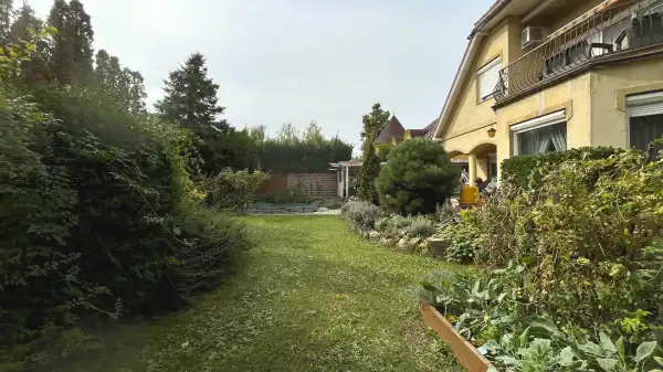 Eladó ingatlan, Budapest, XVI. kerület 8 szoba 312 m² 244.99 M Ft
