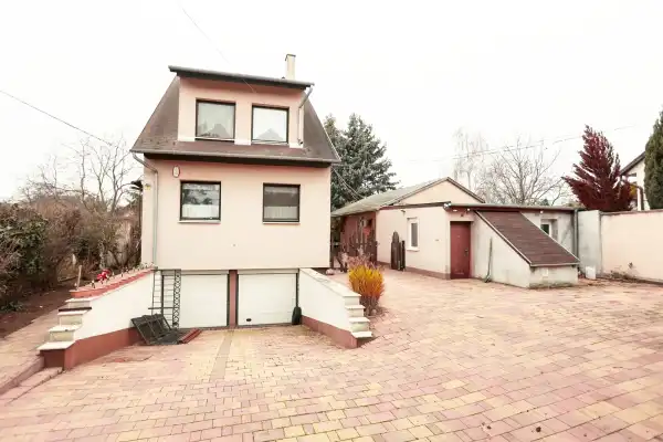 Eladó ingatlan, Budapest, XVIII. kerület 3+5 szoba 240 m² 189.9 M Ft