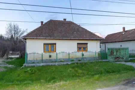eladó ingatlan, Buják