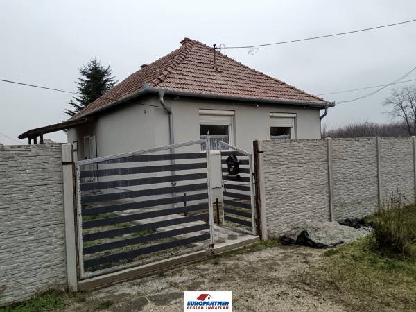 eladó ingatlan, Cegléd