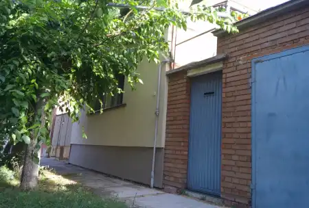 eladó ingatlan, Cegléd