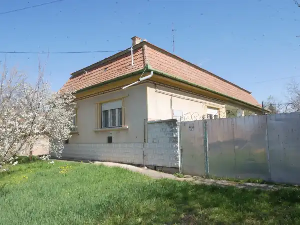 Eladó ingatlan, Ceglédbercel 6 szoba 140 m² 29.9 M Ft