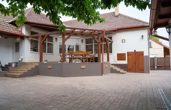 Eladó ingatlan, Ceglédbercel 3 szoba 150 m² 104.9 M Ft