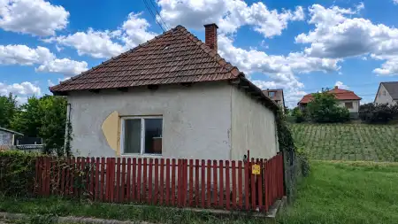 Eladó ingatlan, Cered 1 szoba 31 m² 3.49 M Ft
