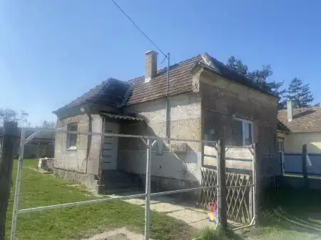 eladó ingatlan, Császár