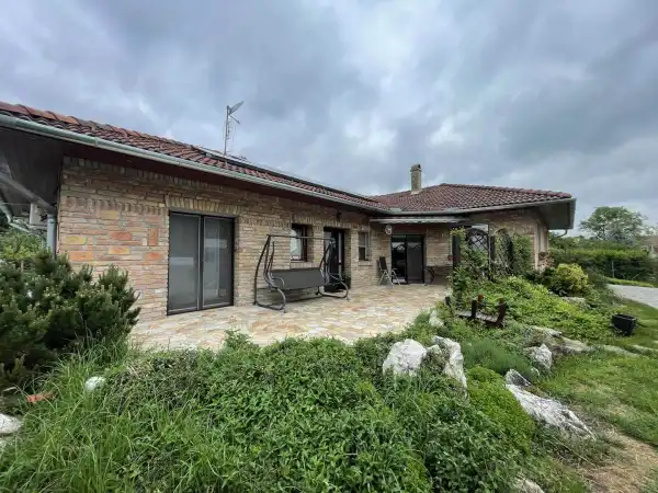 Eladó ingatlan, Csömör 5 szoba 159 m² 150 M Ft