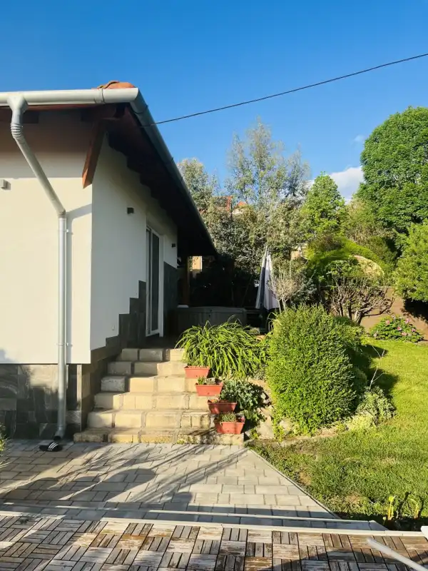 Eladó ingatlan, Csömör 5 szoba 206 m² 165 M Ft