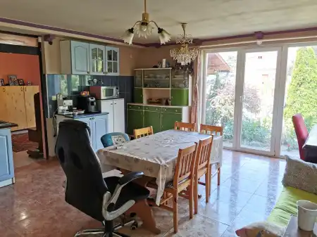 eladó ingatlan, Csörög