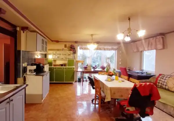 Eladó ingatlan, Csörög 5 szoba 135 m² 52 M Ft