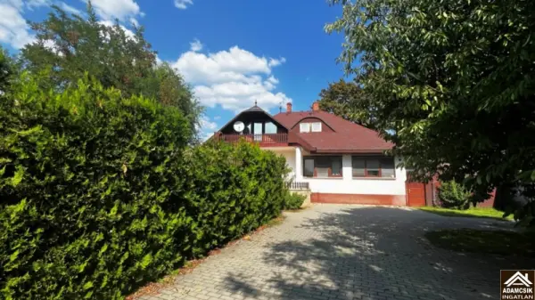 Eladó ingatlan, Dabas 6 szoba 200 m² 106.9 M Ft