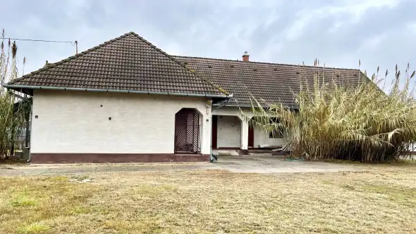 Eladó ingatlan, Dabas 4 szoba 178 m² 64.99 M Ft